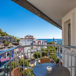 Standard Triple Room Side Sea-View